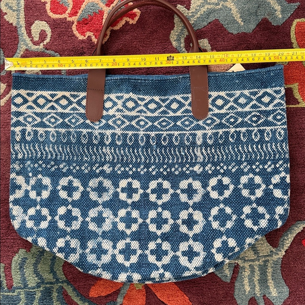 Indio dyed “Kumba Tote”. Large shopping, picnic or beach bag. New with tags! - Picture 10 of 12